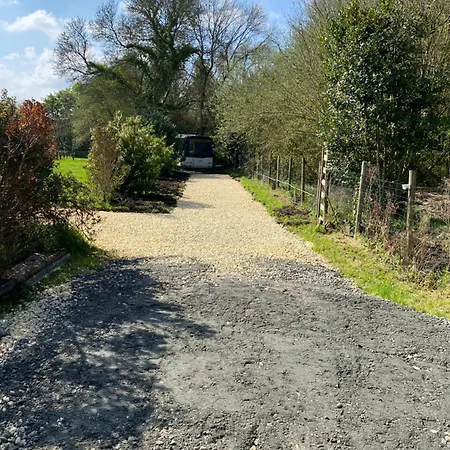 Luxuszelt Woody Wood Bus *